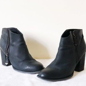 ALDO lady's Ankle Boots in Black